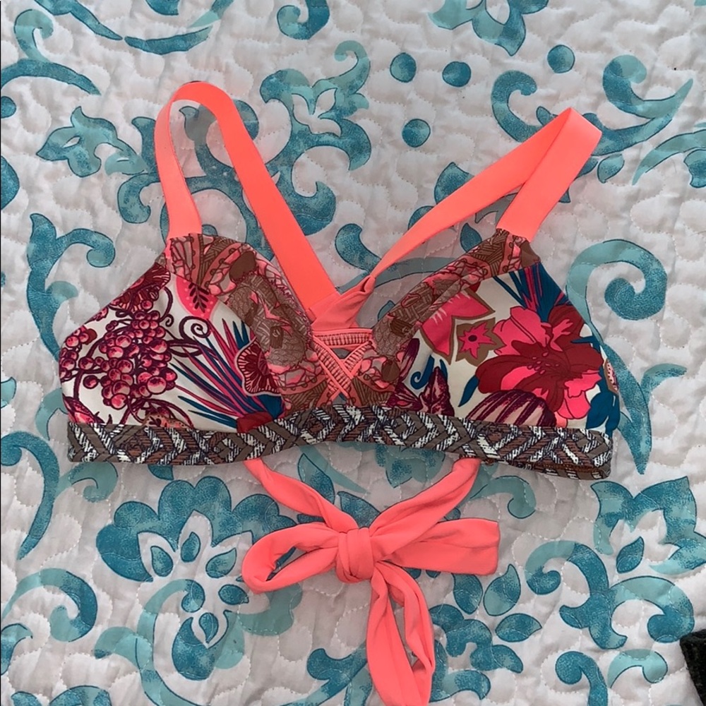 Maaji Swimsuit Top 💫